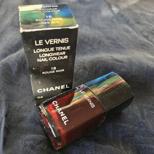 CHANEL Le Vernis Nail Colour 18 Rouge Noir - Deep Burgundy